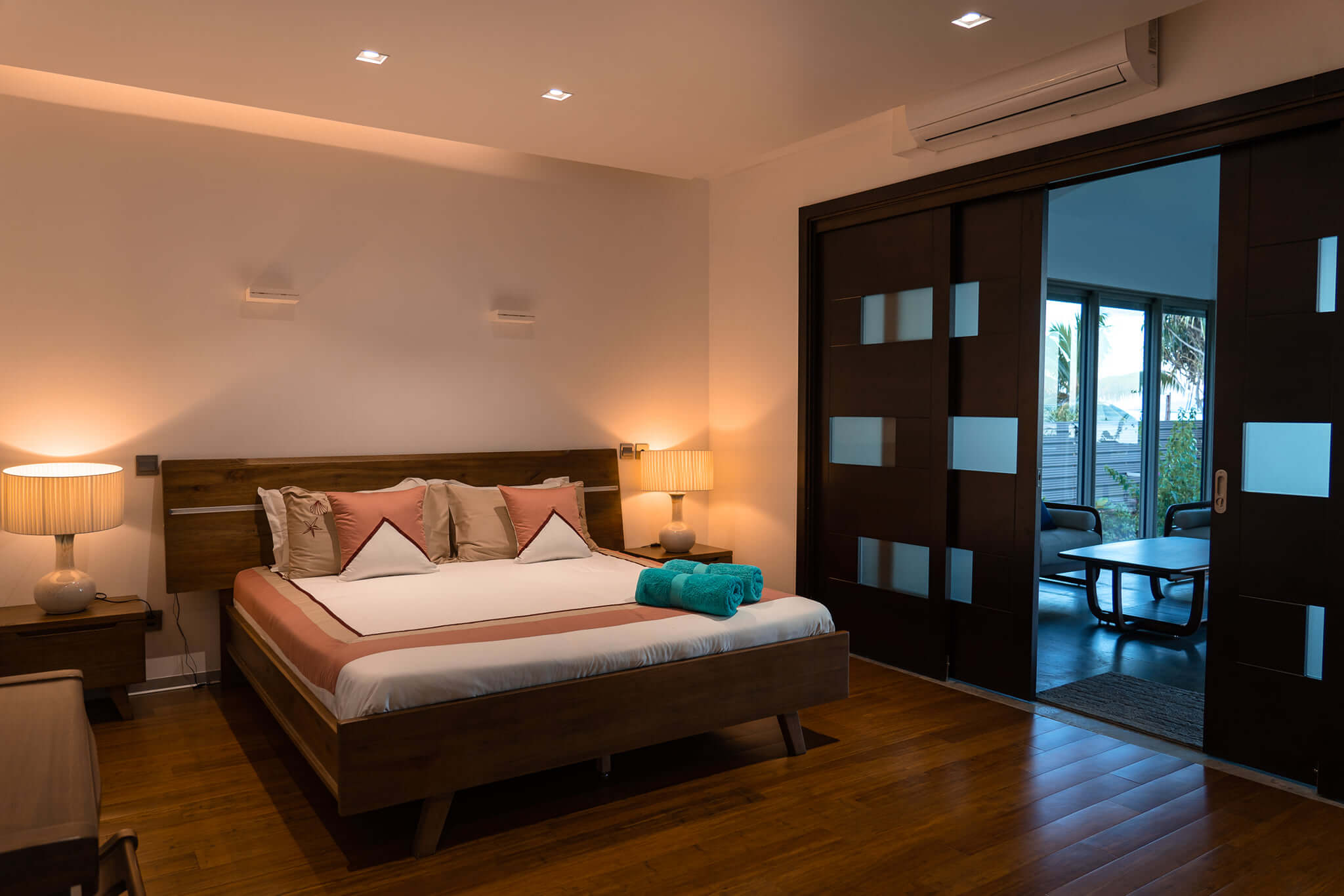 Chambre 4 — King size, salle de bain attenante